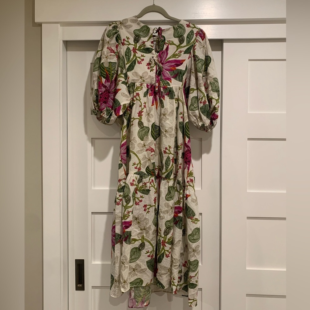 NWT Floral Puff Sleeve Dress